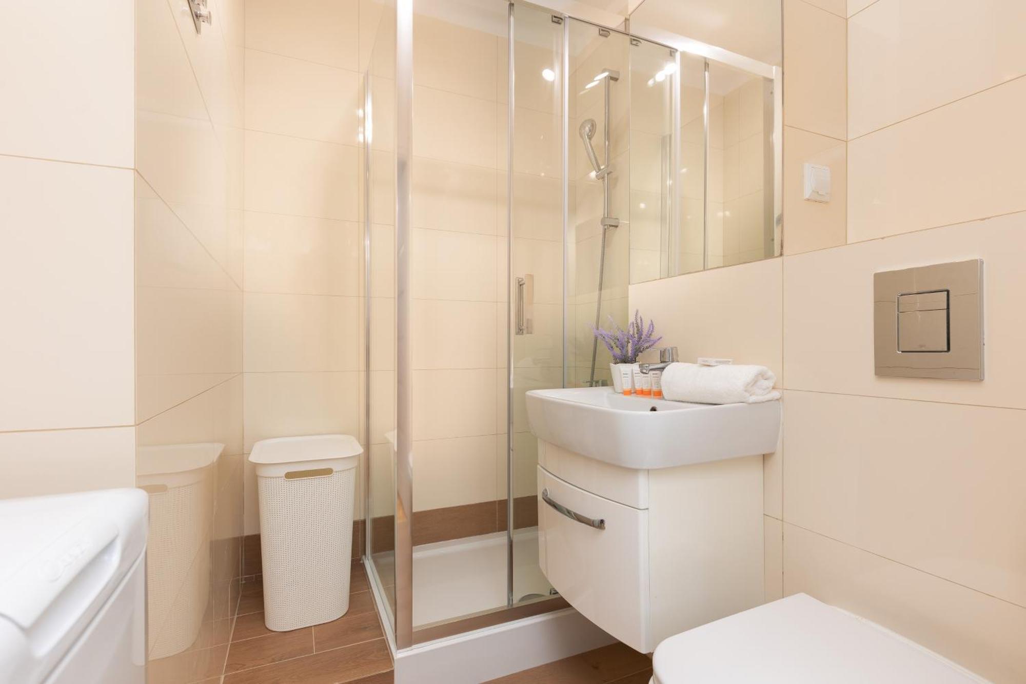 Apartments Warsaw Grzybowska by Renters Zewnętrze zdjęcie